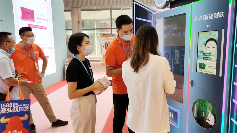 展會出彩,睿燁科技化妝派樣機強勢吸睛