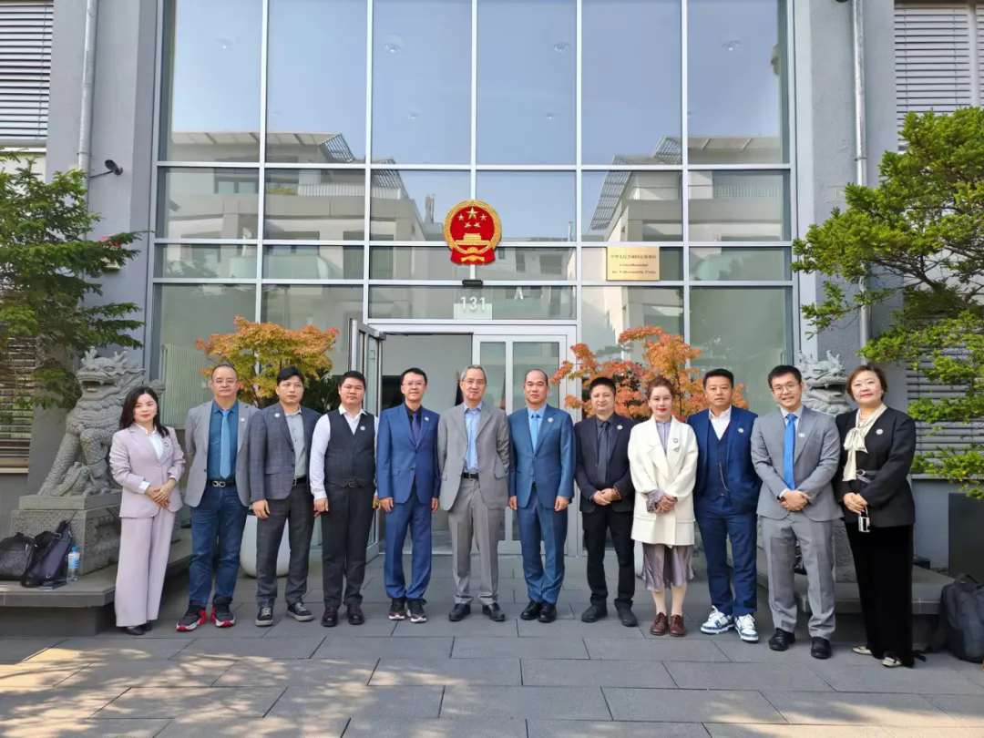 睿燁科技深訪德國領事館合照